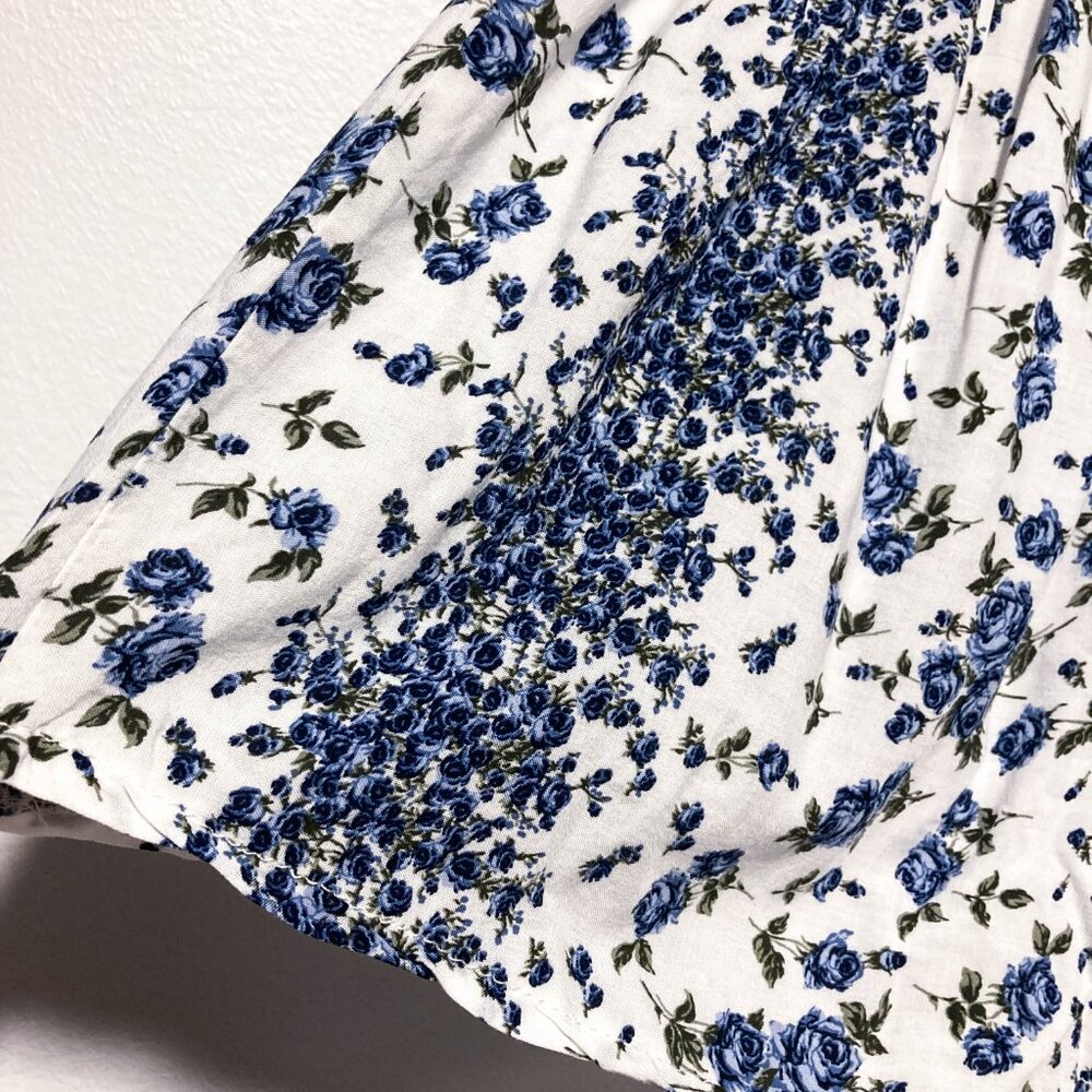Brandy Melville Blue Floral Shorts - Picture 9 of 12